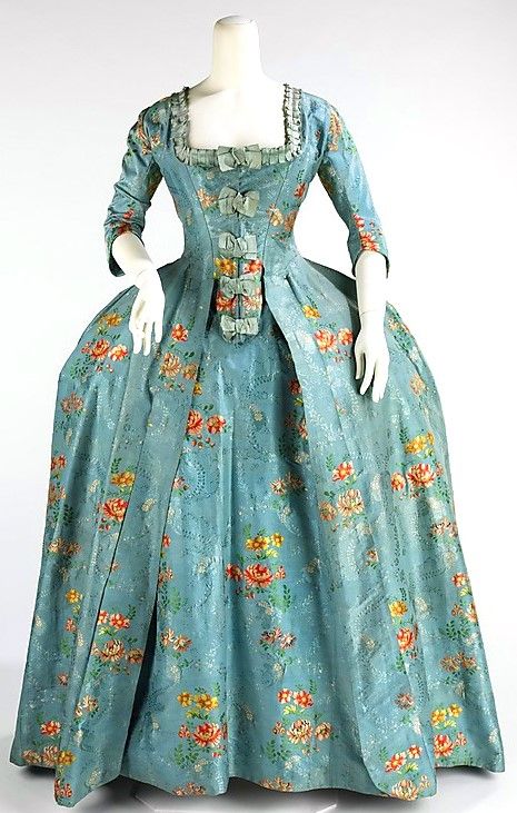 robe à l'anglaise English nightgown