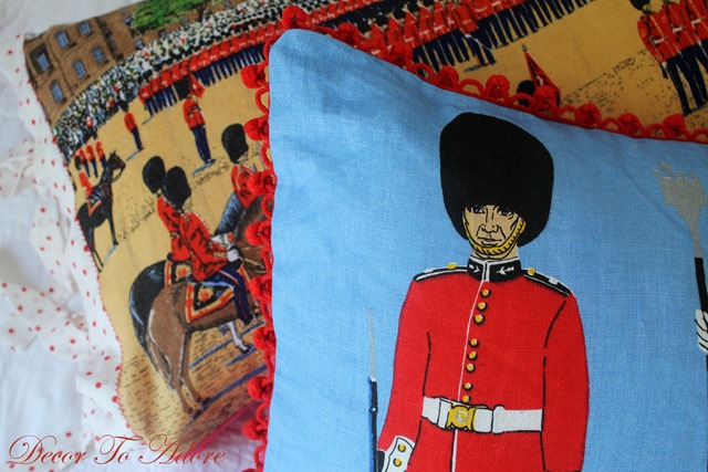 Create Pillows from Vintage Souvenir Tea Towels