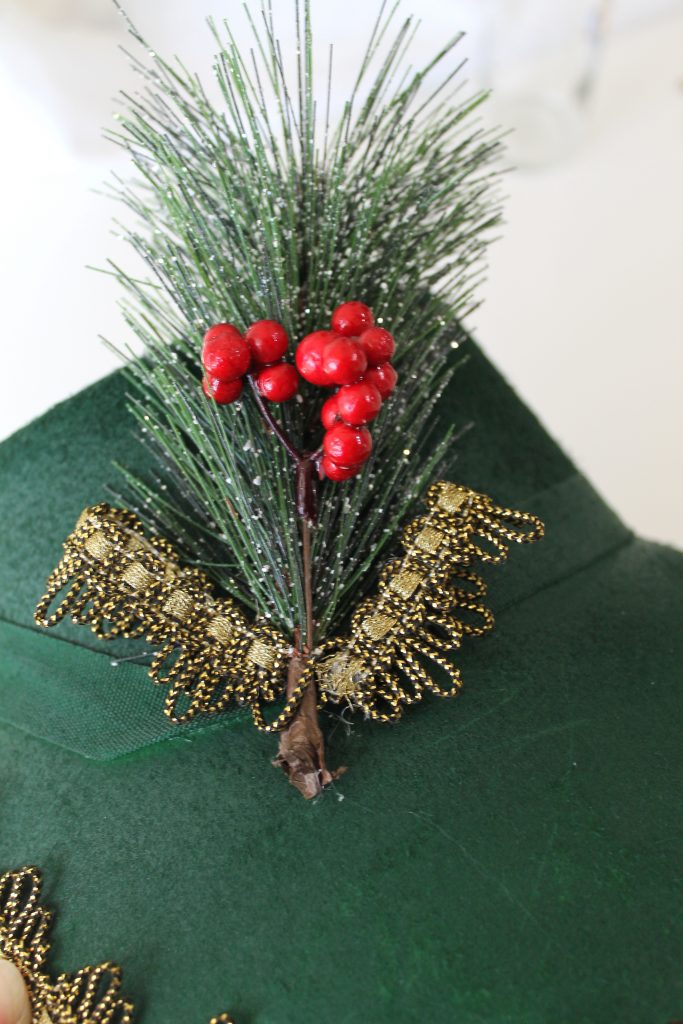 Bonnet pine pick
