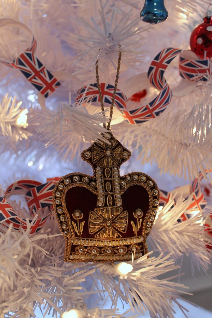 Union Jack Paper Chain