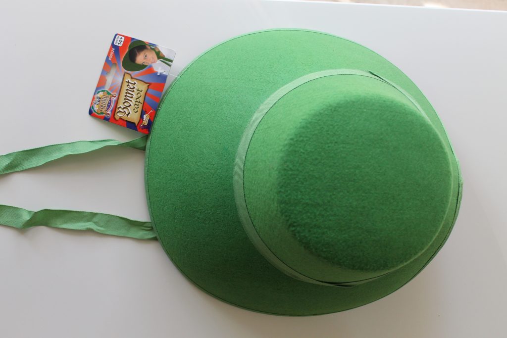 Kelly green bonnet