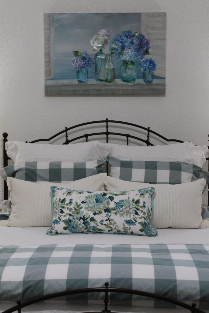 Spring 2018 Bedroom Decor To Adore pillow swap